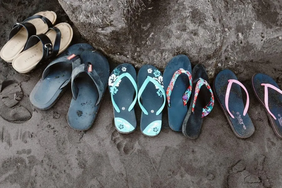 De ultieme gids voor het kiezen van de perfecte sandalen en slippers voor uw volgende strandvakantie